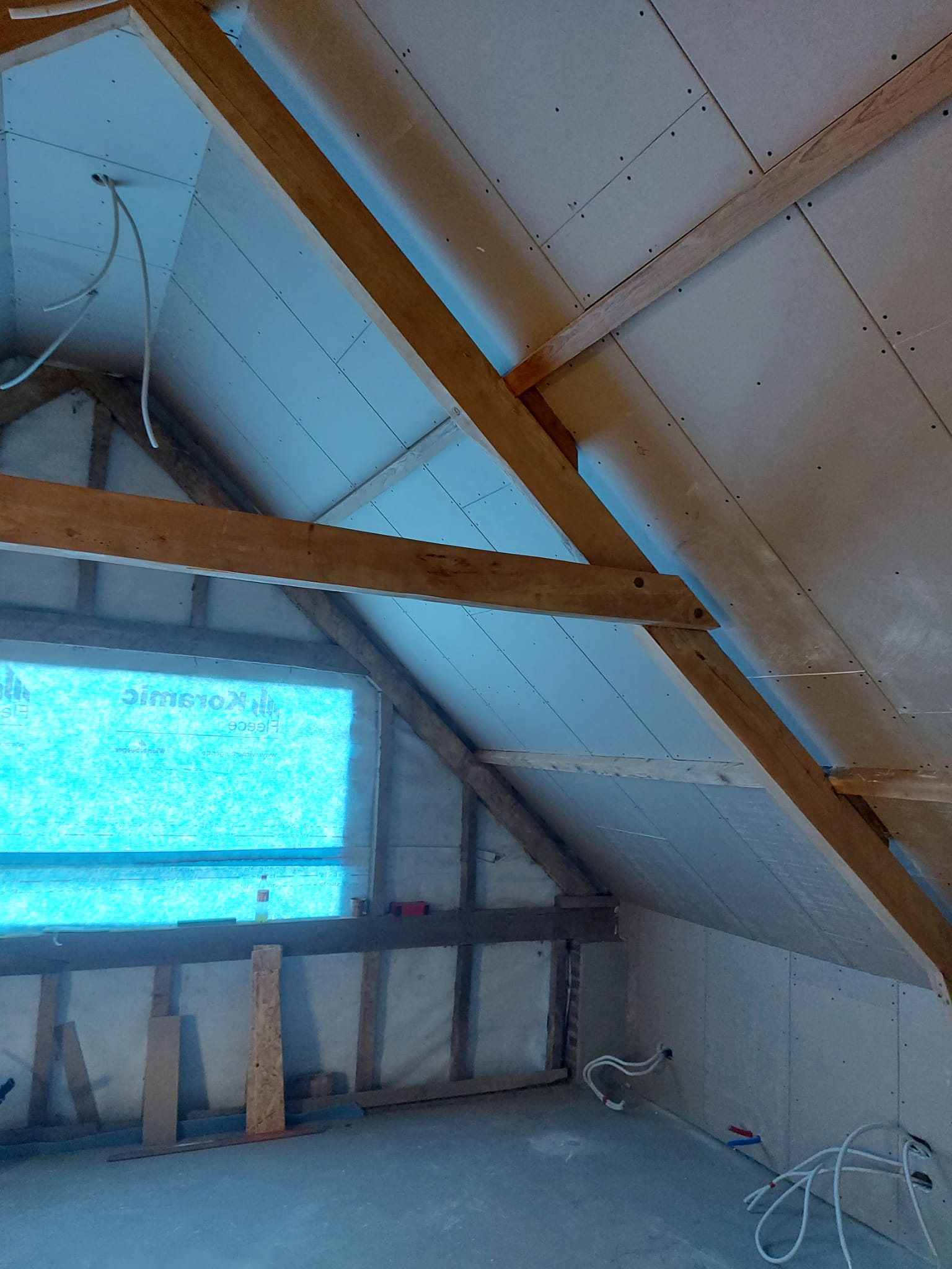 b51a7037 c52a 4444 b544 ff5e95075e62